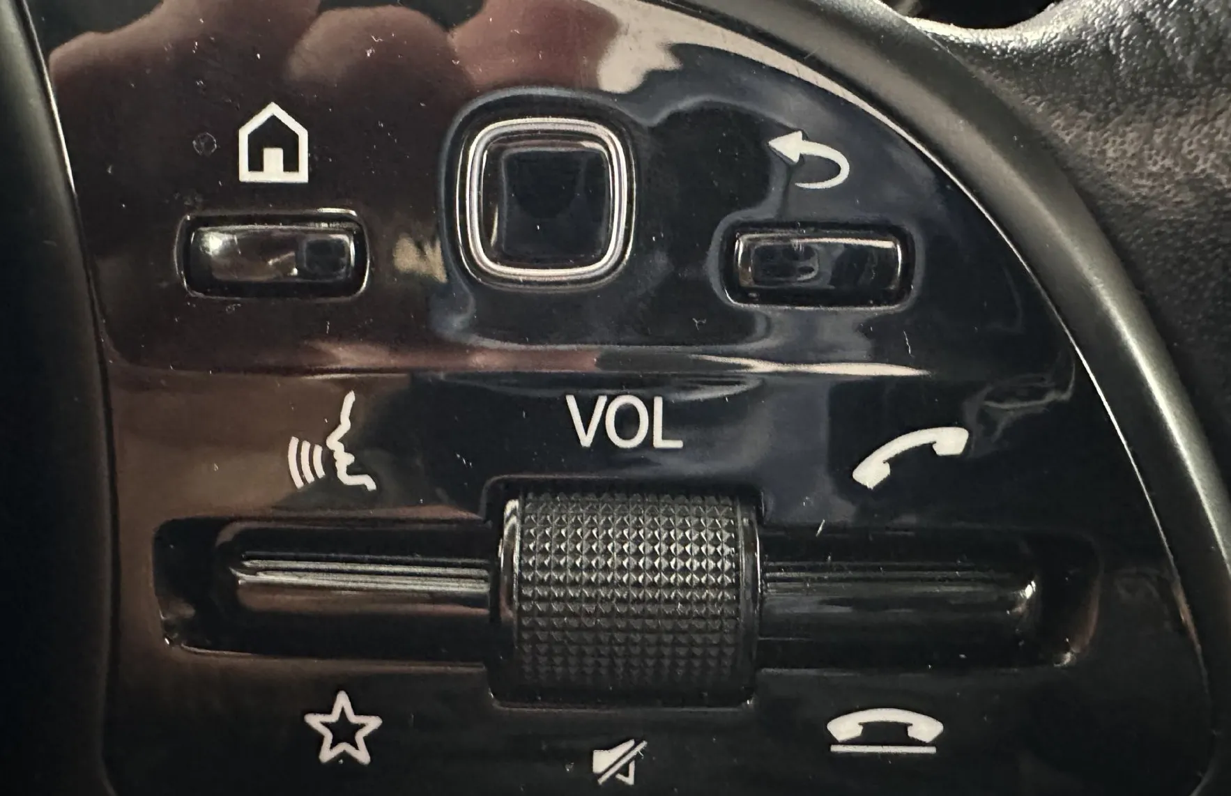 Zunanja slika - Mercedes-Benz GLB-Razred - GLB 200 d 4MATIC Avt.NEMŠKI.KAMERA.PANORAMA.NAVI - 9