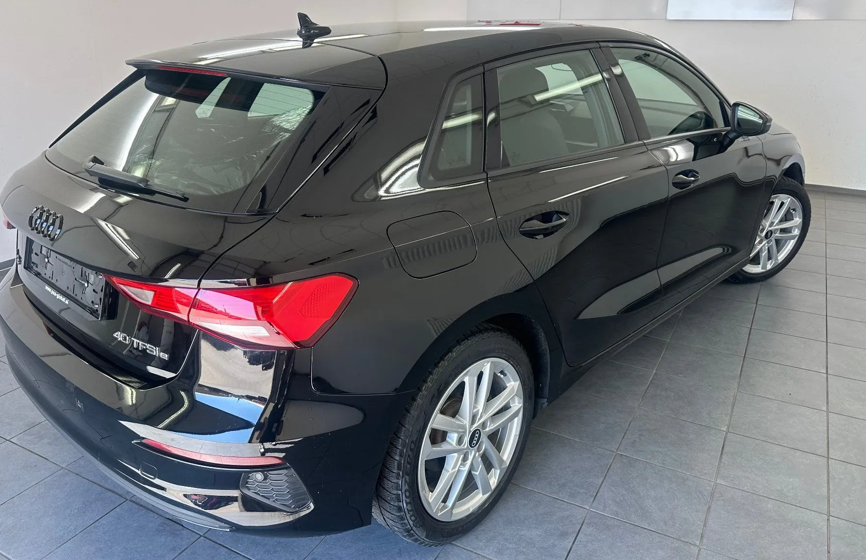 Zunanja slika - Audi A3 - 40 TFSI S tronic.110 KW.KAMERA.NAVI+4ALU.TOP - 11