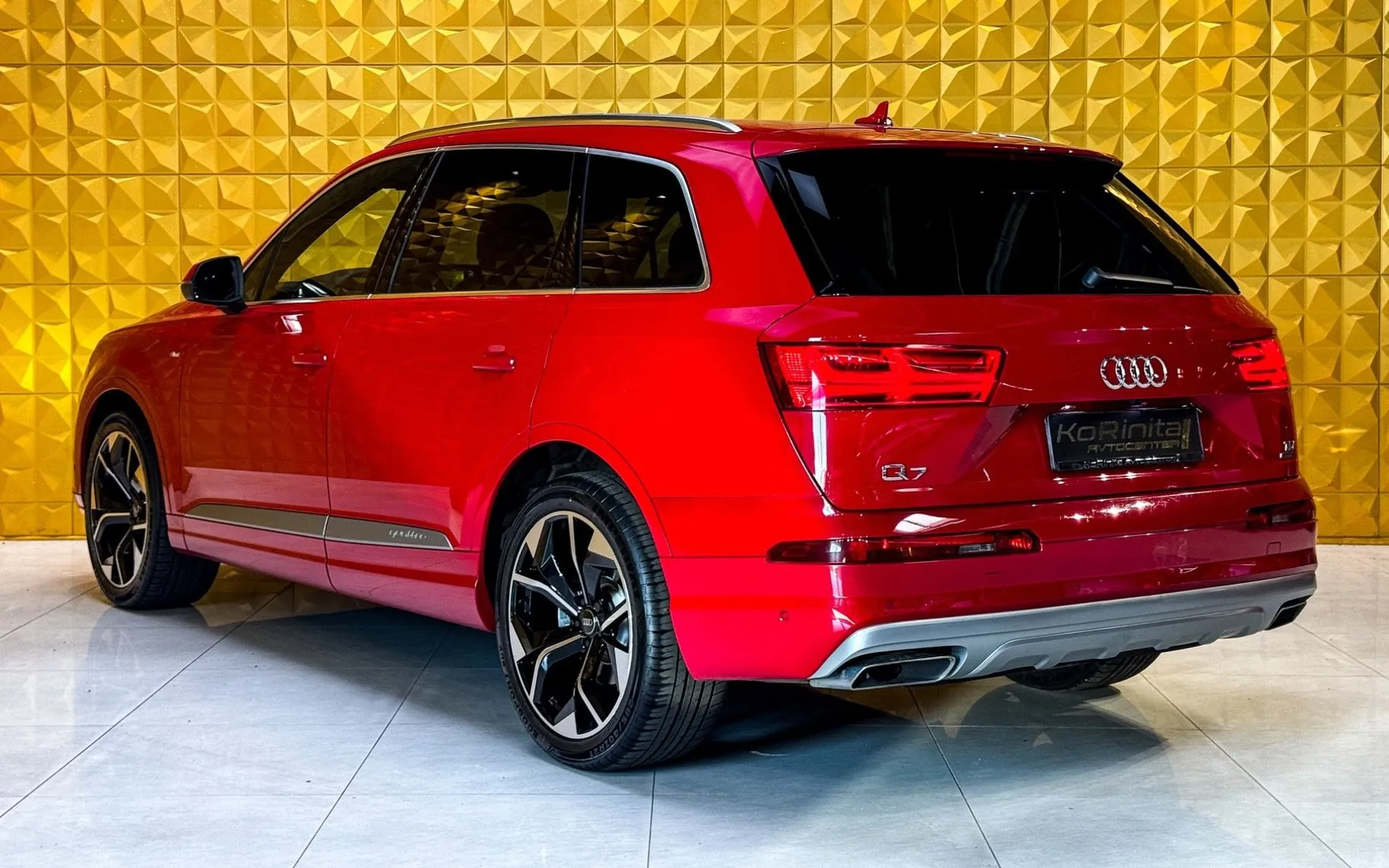Notranja slika - Audi Q7 - quattro 3.0 TDI S-Line- AVT-VIRTUAL-TEMP-NAVI - 9