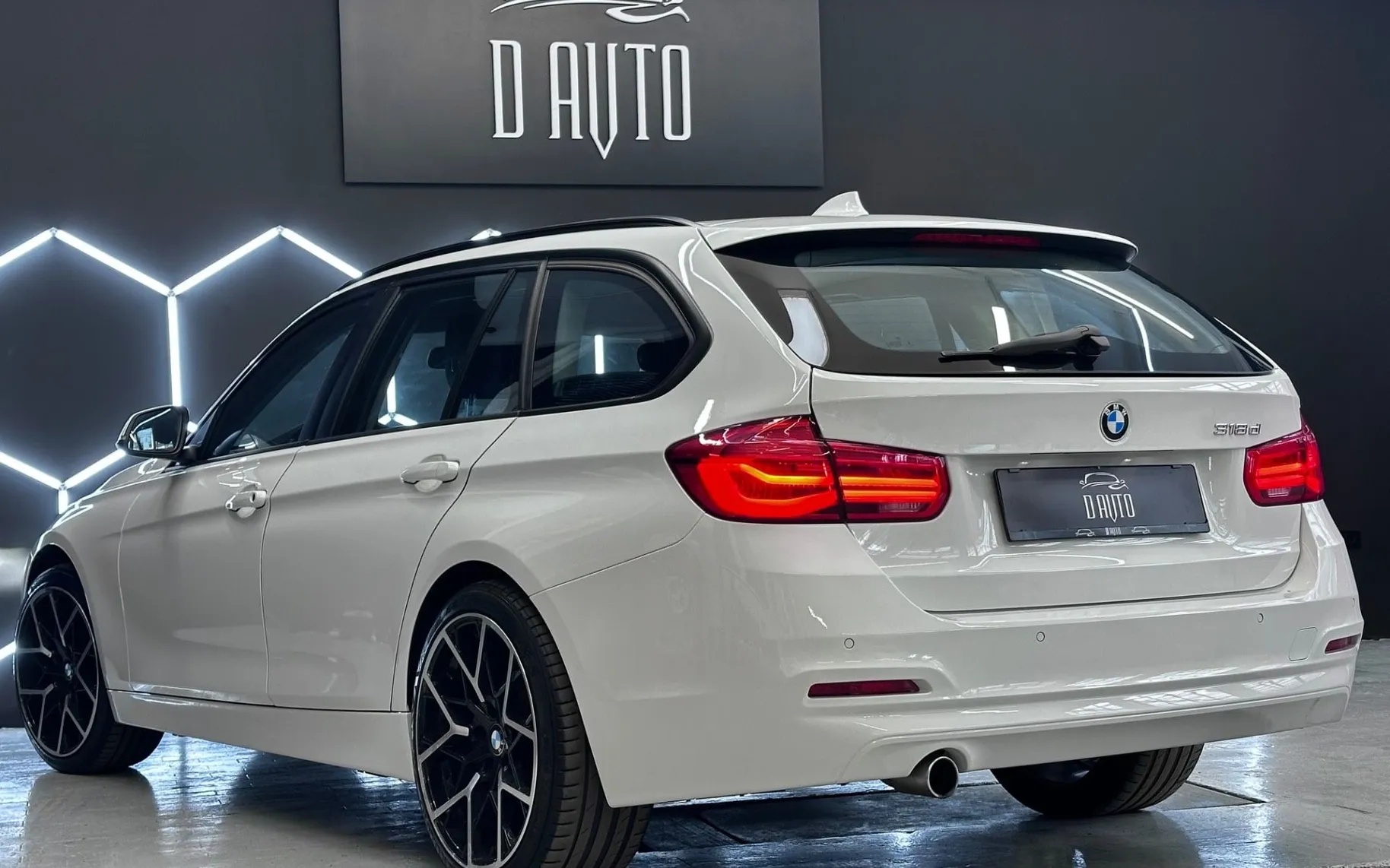 Zunanja slika - BMW serija 3 Touring: - serija 3  318d AT+NAVI+LED+SAMO 122000km - 6