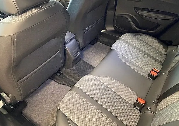 Zunanja slika - Peugeot 2008 - ALLURE HIBRID 145 + BON ZA ZIMSKE GUME 300€ - 9