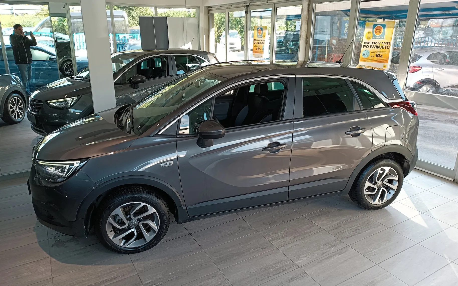 Zunanja slika - Opel Crossland X - 1.2 TURBO 81KW  110KM  INNOVATION 1.LASTNIK - 3