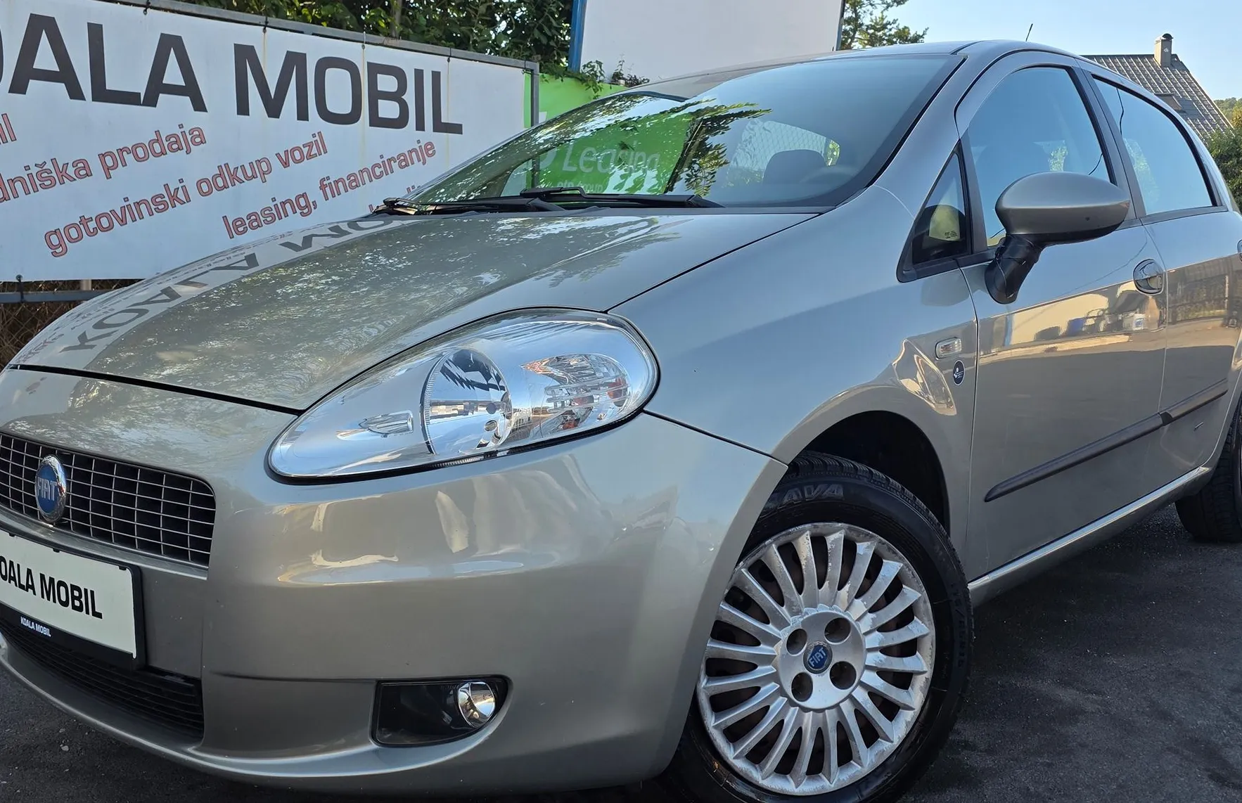 Zunanja slika - Fiat Punto - Grande 1.4 KLIMA-SLOVENSKI-LEP - 1