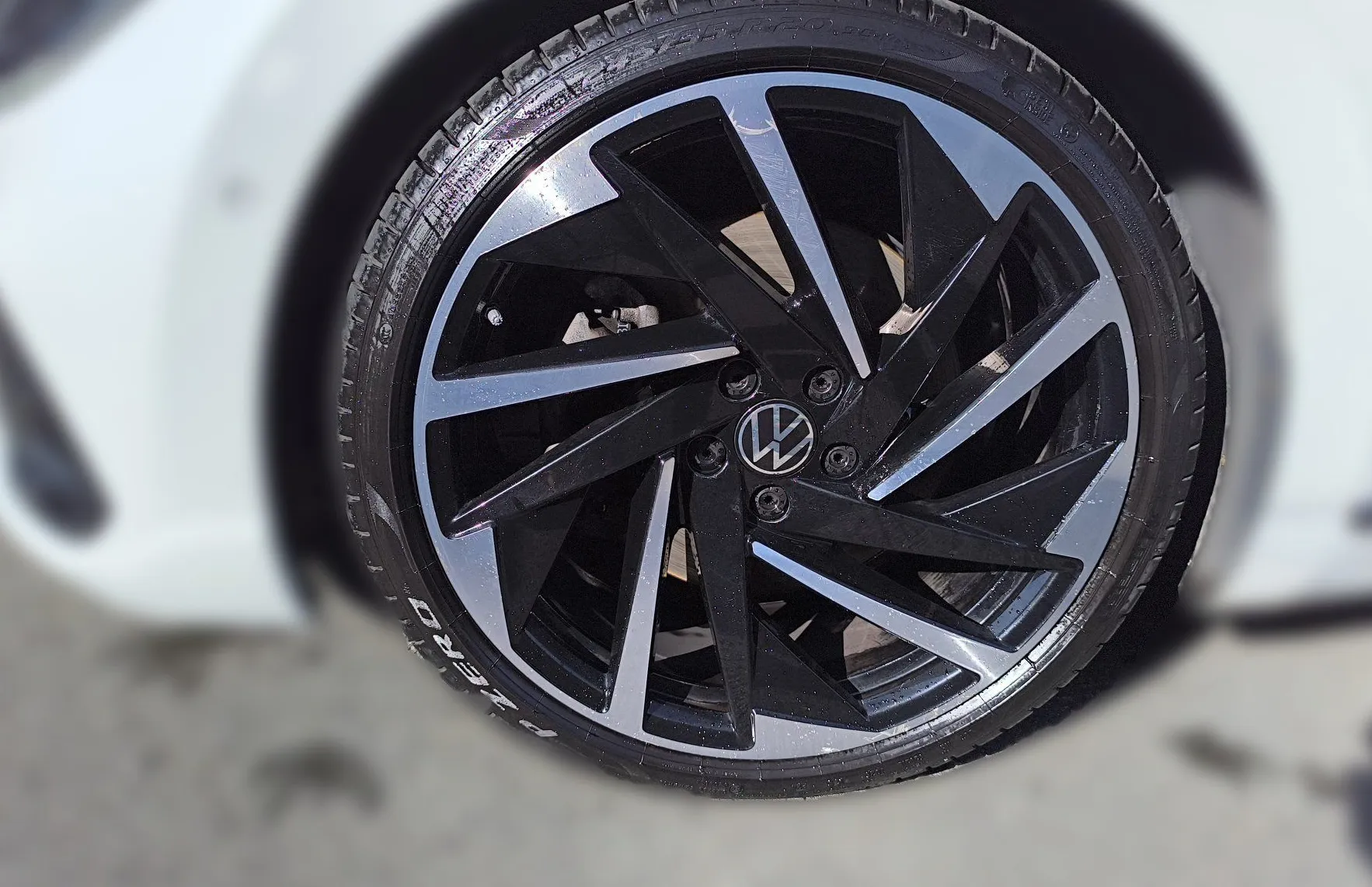 Zunanja slika - Volkswagen Arteon - Shooting Brake SB 4motion 2.0 TSI BMT R-LINE DSG 280 PS-MA - 18