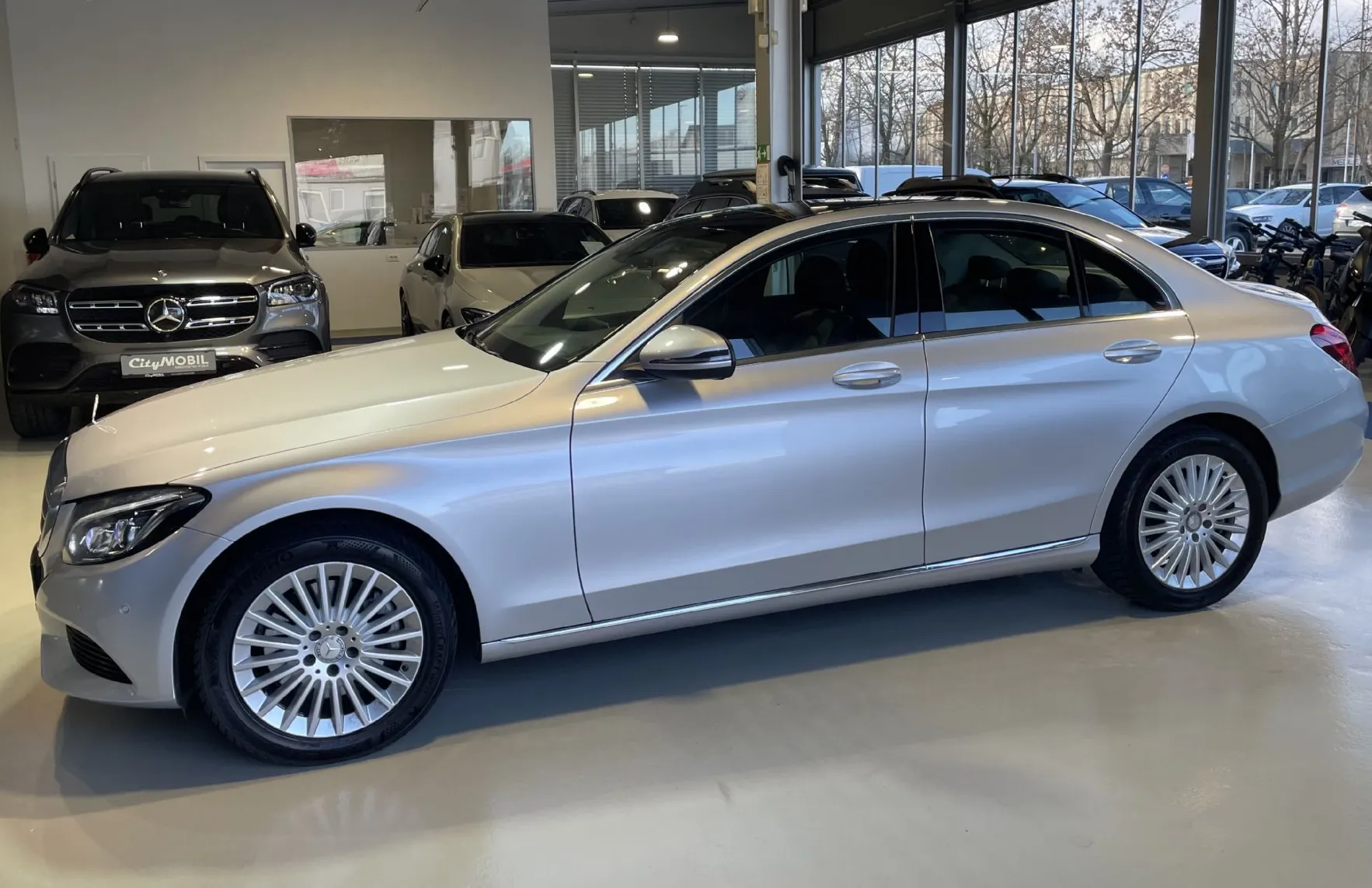 Zunanja slika - Mercedes-Benz C-Razred - AVANTGARDE-HEAD UP-PANO-LED-NAVI-KAMERA-ALU - 6