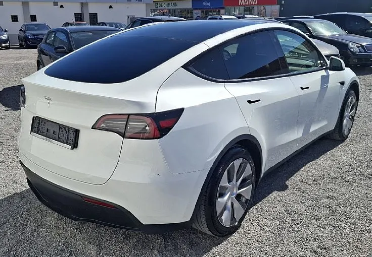 Zunanja slika - Tesla Model Y - Long Range - samo 28.335 kilometrov - 3