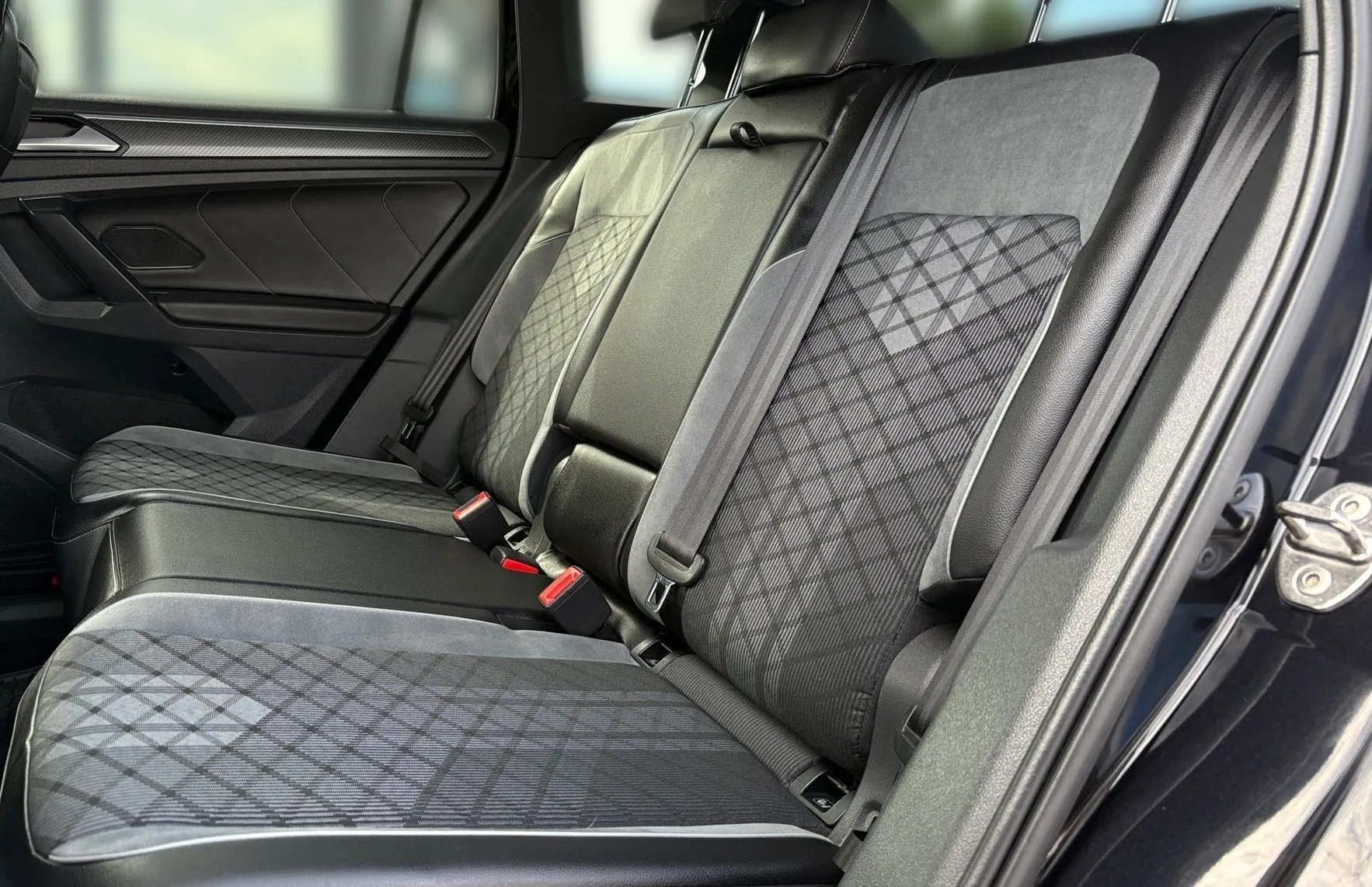 Zunanja slika - VW Tiguan - 2.0 TDI 4M DSG R-Line Black Line 360 Kamera - 10