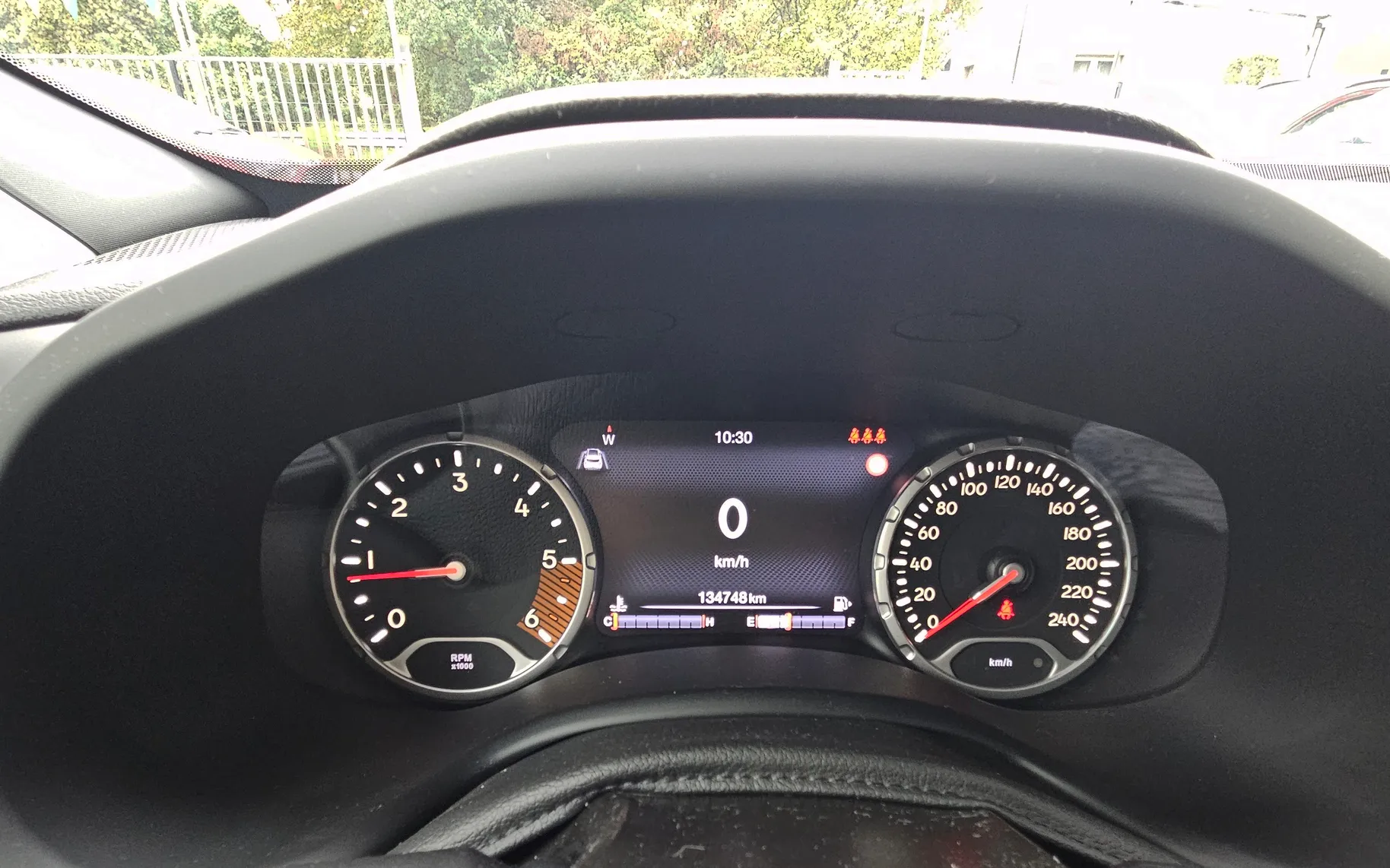 Notranja slika - Jeep Renegade - 1,6 MultiJet Limited - 10