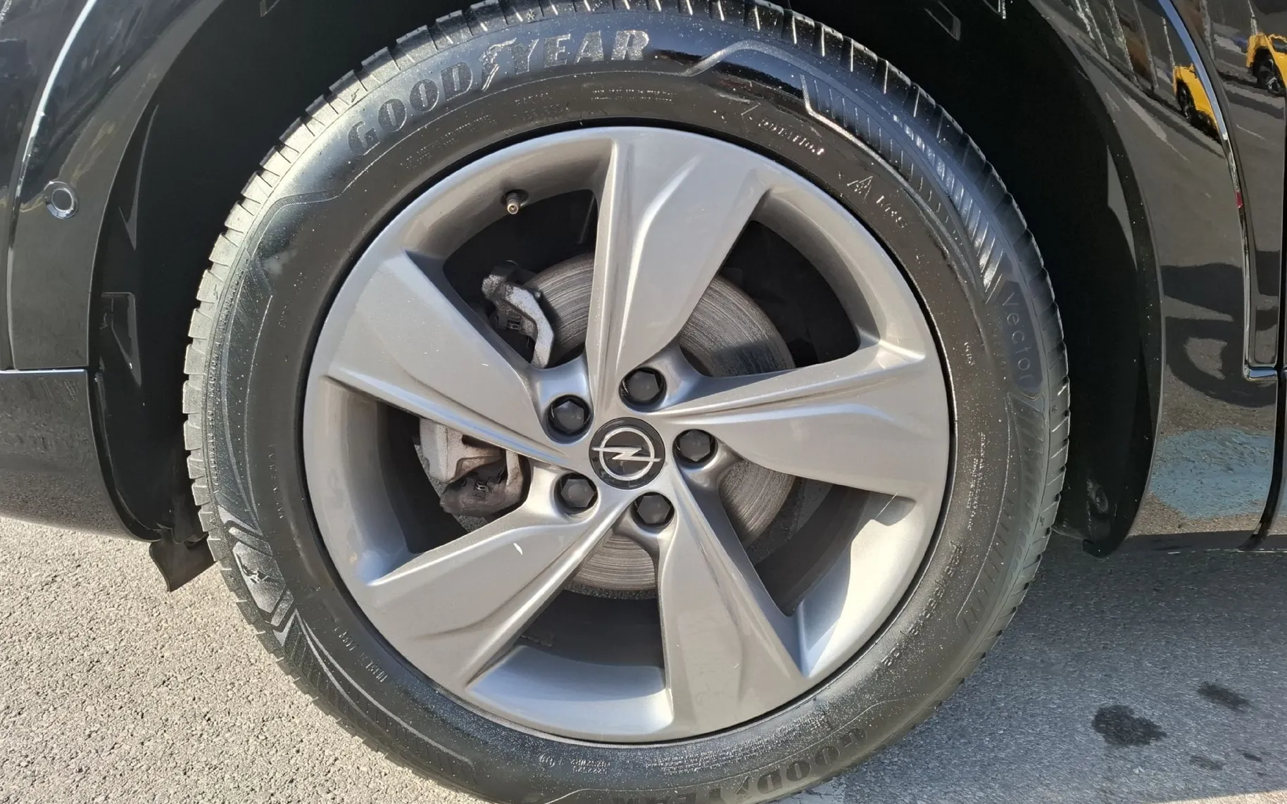Zunanja slika - Opel Grandland - 1.2 TURBO 96KW - LEPO OHRANJEN - POTRJENA SERVISNA - 8