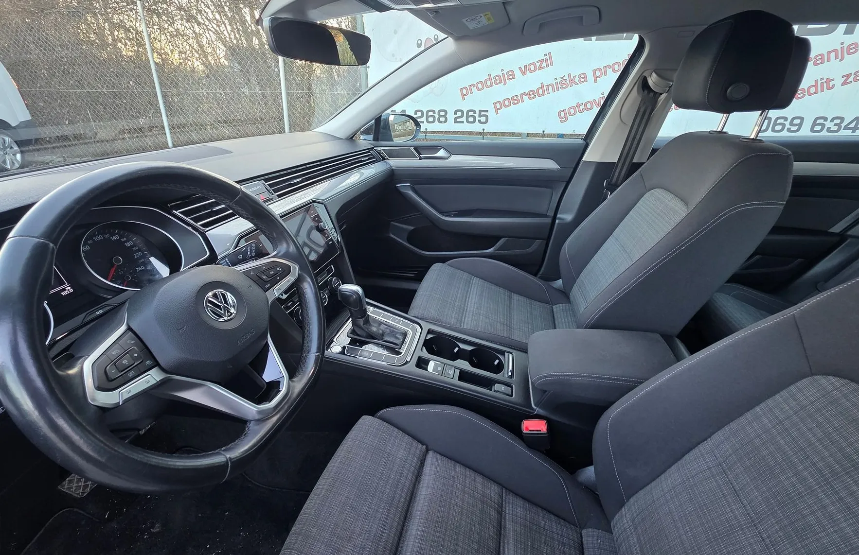 Zunanja slika - Volkswagen Passat - Variant 1.6 TDI BMT SCR DSG LED-NAVI-PDC-ALU PLATIŠČA - 10
