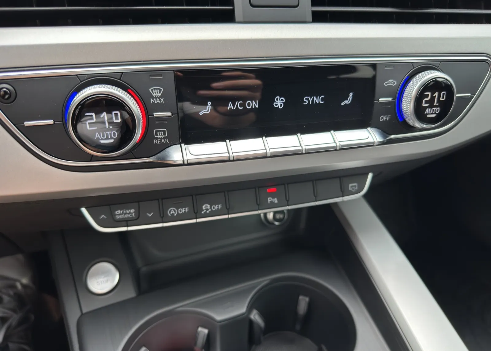 Zunanja slika - Audi A4 - Avant 2.0 TDI Quattro S tronic - 23