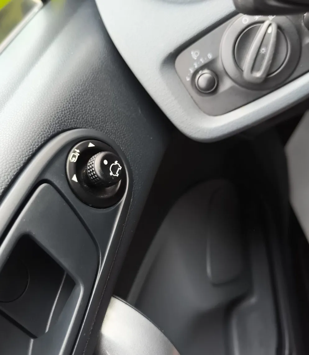 Zunanja slika - Ford Fiesta - Trend 1.4 16V-SLO-1.LAST.-SAMO 41TKM-KOT NOVA - 12