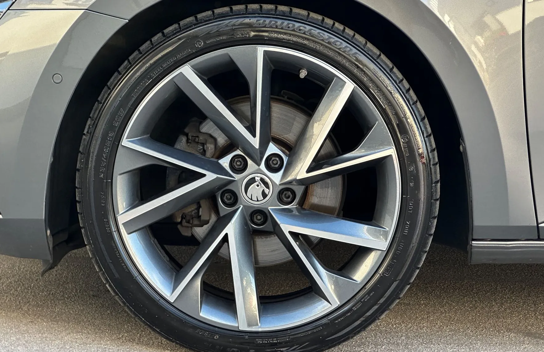 Zunanja slika - Škoda Superb - Combi Sportline 2.0 TDI DSG 4x4 DCC-ACC-KLJUKA - 17