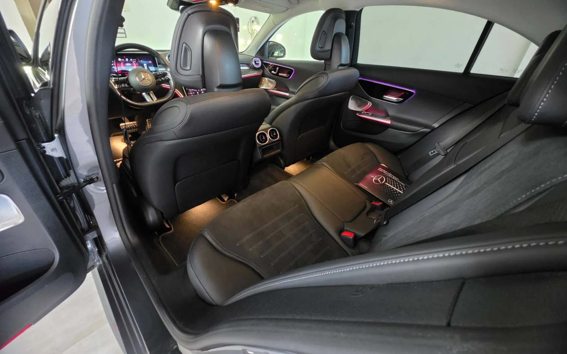Notranja slika - Mercedes-Benz C-Razred - C 220 d AMG |VIRTUAL|RADAR|BLIS|LANE|360KAM|KLJUKA - 10