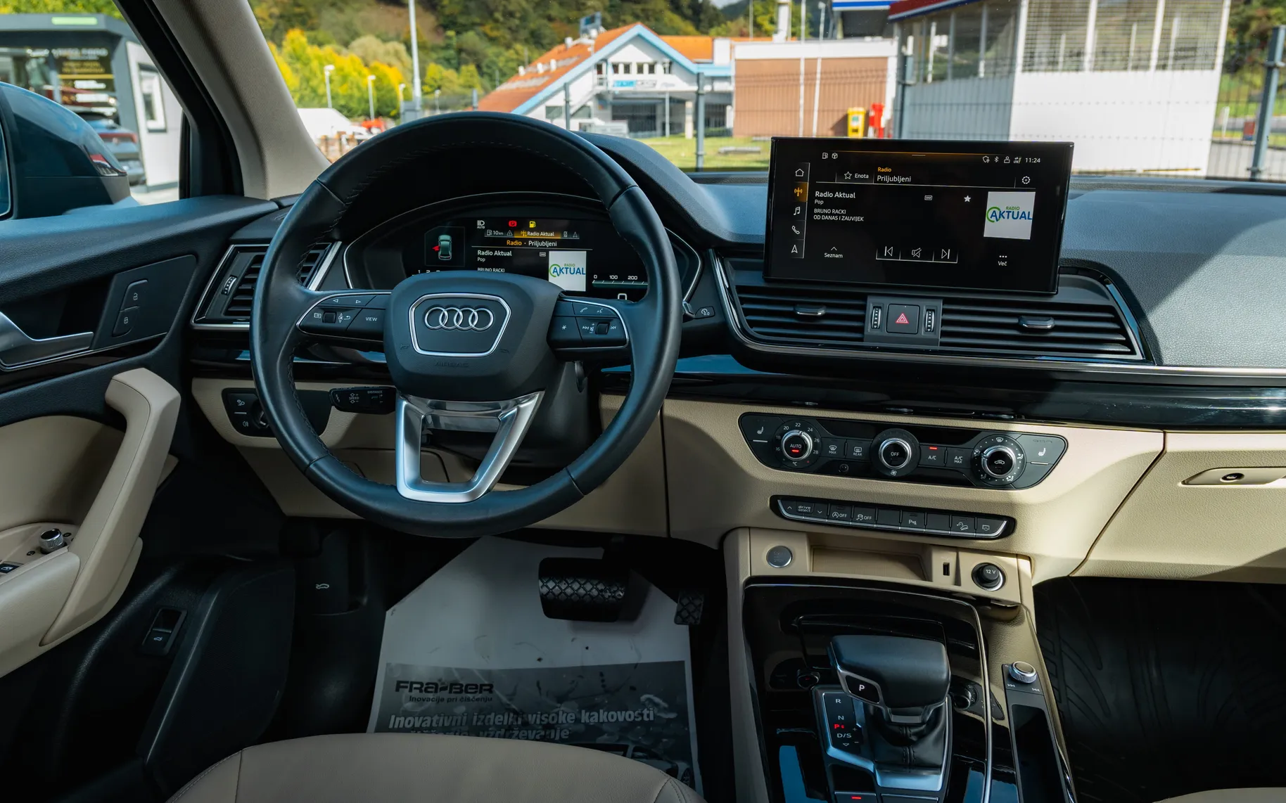 Notranja slika - Audi Q5 - 35 TDI S tronic - 10