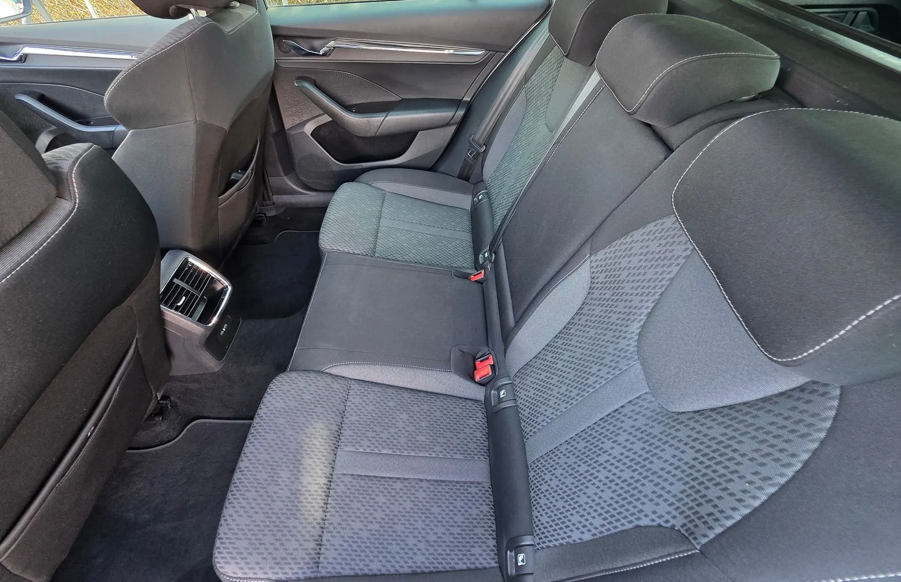 Zunanja slika - Škoda Octavia - COMBI 1.0 TSI STYLE LED-PANORAMA-VIRTUAL-NAVI - 12