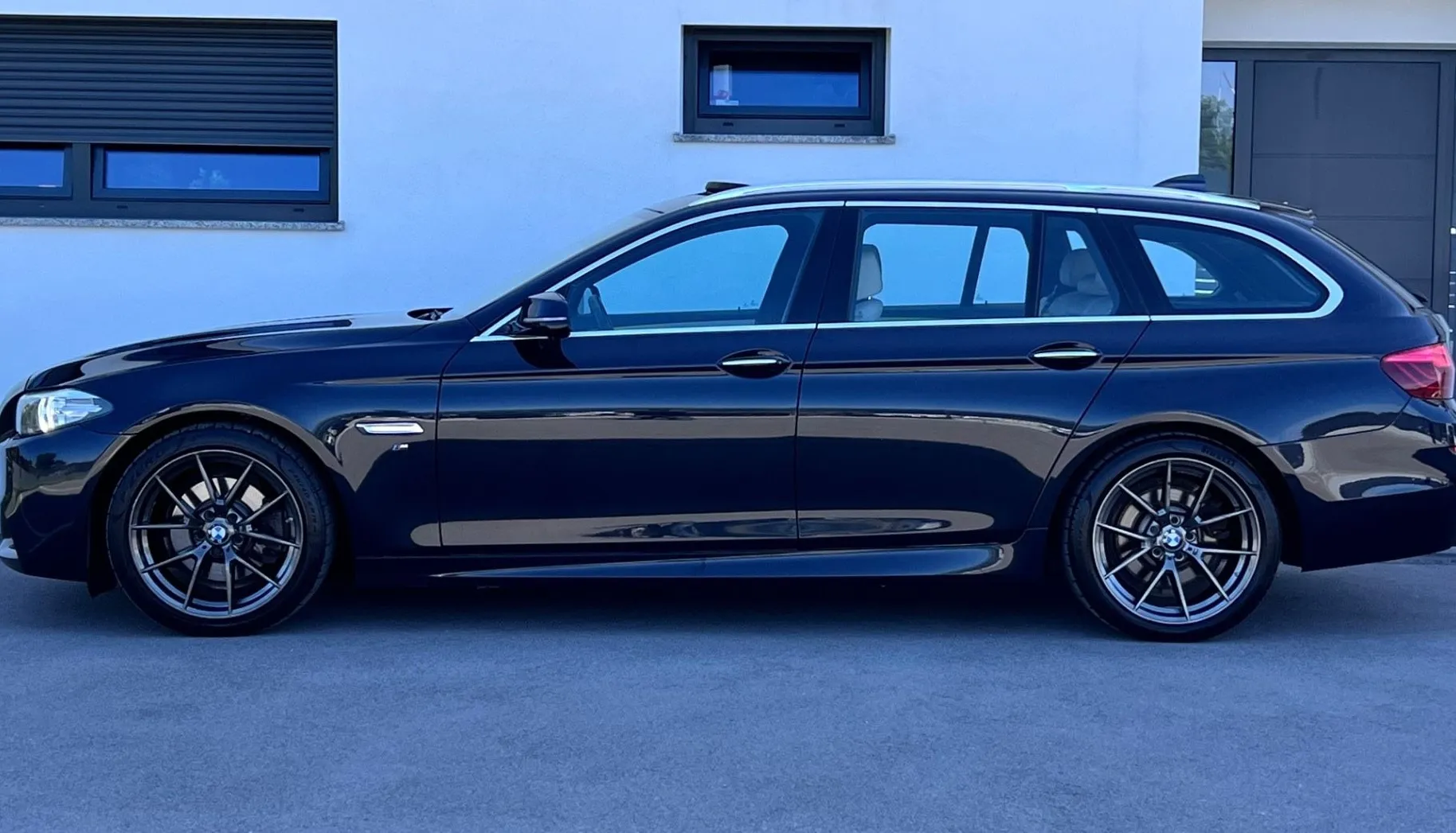 Zunanja slika - BMW serija 5 Touring: - 520d+M OPTIC+LED+19col+VIRTUAL+F1+MEMORY... - 4