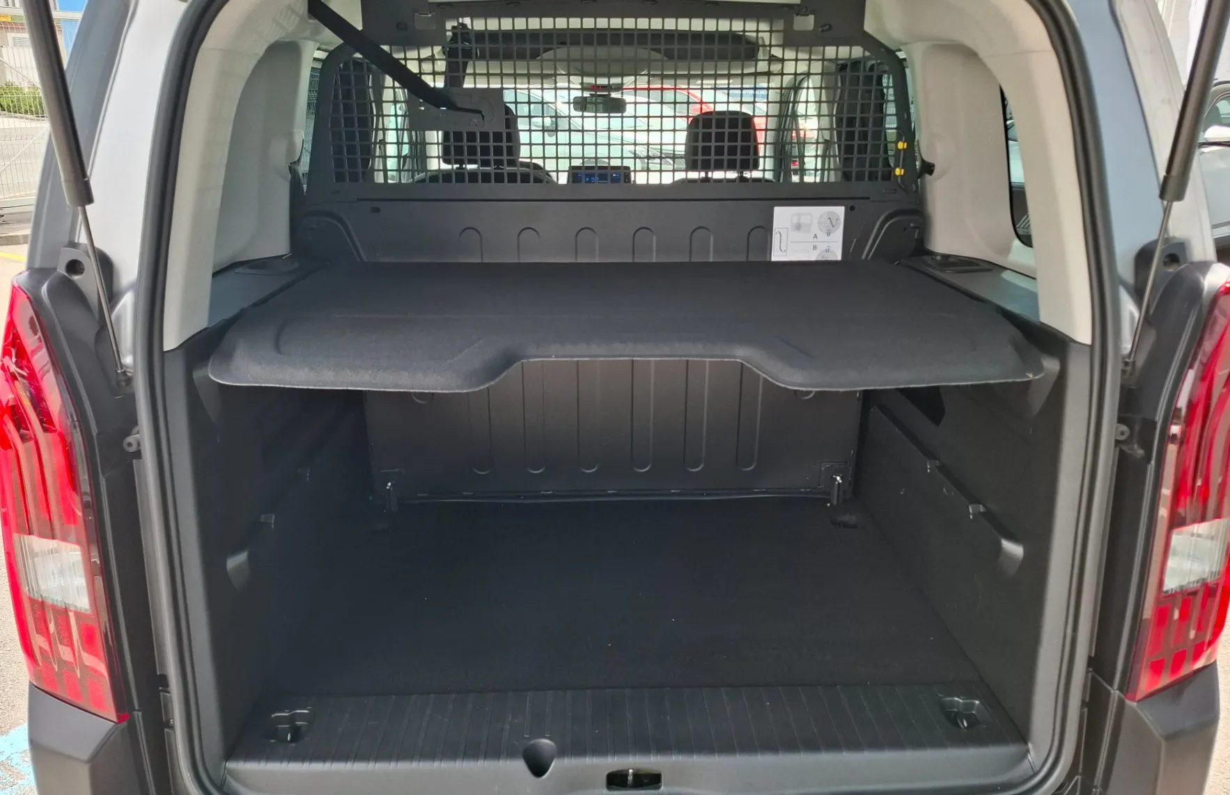 Zunanja slika - Peugeot -  Rifter 1.2 PURETECH ALLURE N1  - 14