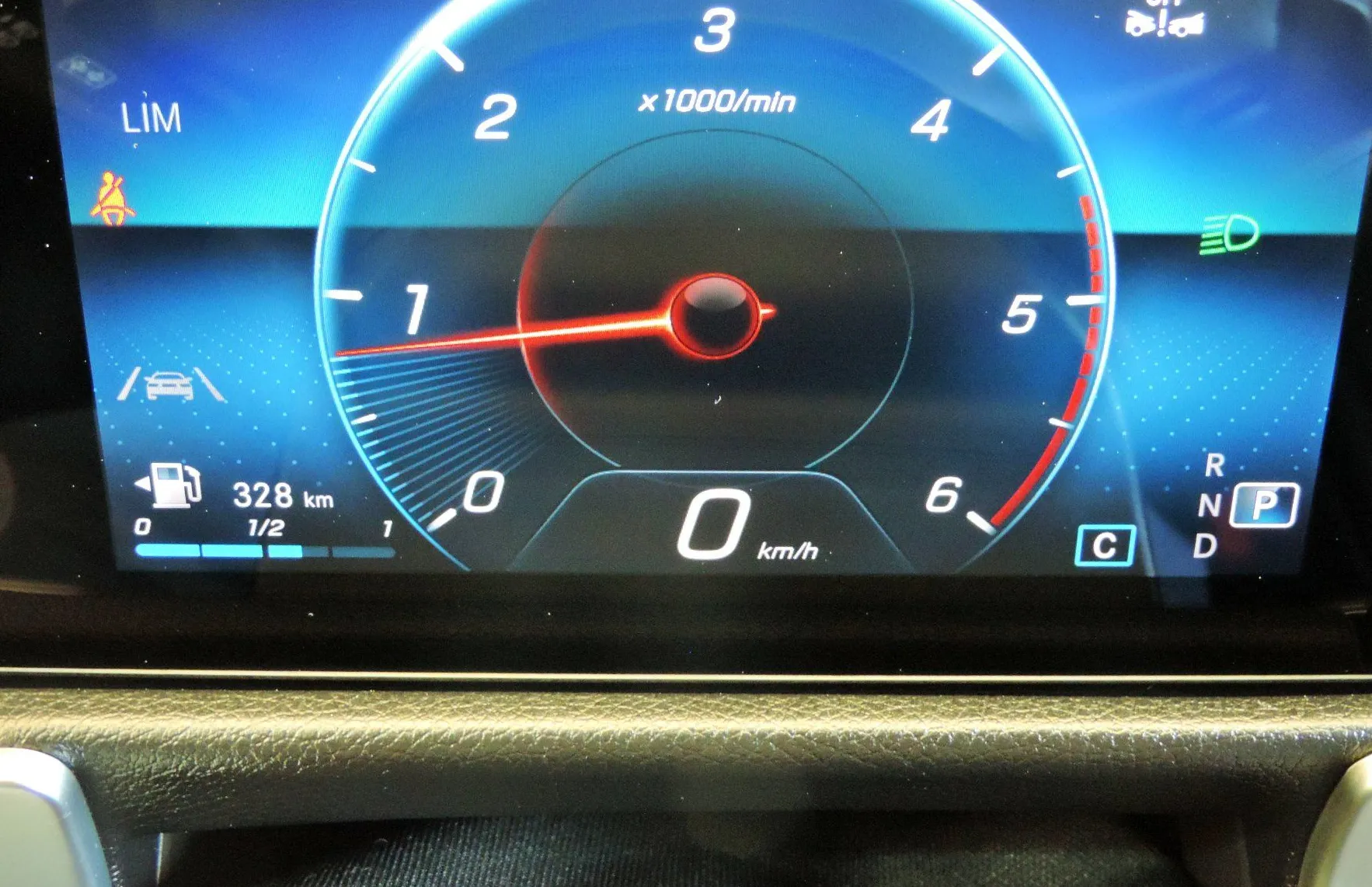 Zunanja slika - Mercedes-Benz GLB-Razred - GLB 200 d  Avt. LED-KAMERA-USNJE - 17