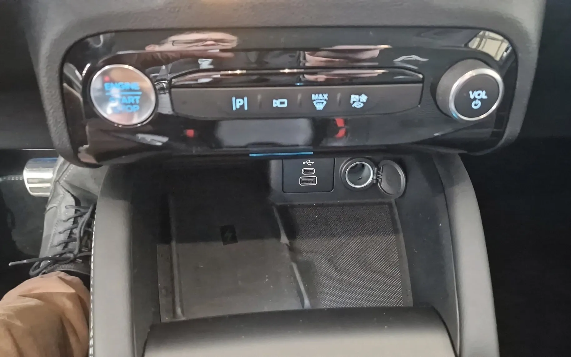 Zunanja slika - Ford Kuga - Active X 2.5 HYBR 134kW FHEV AWD-SLO-RADAR-HEADUP - 22