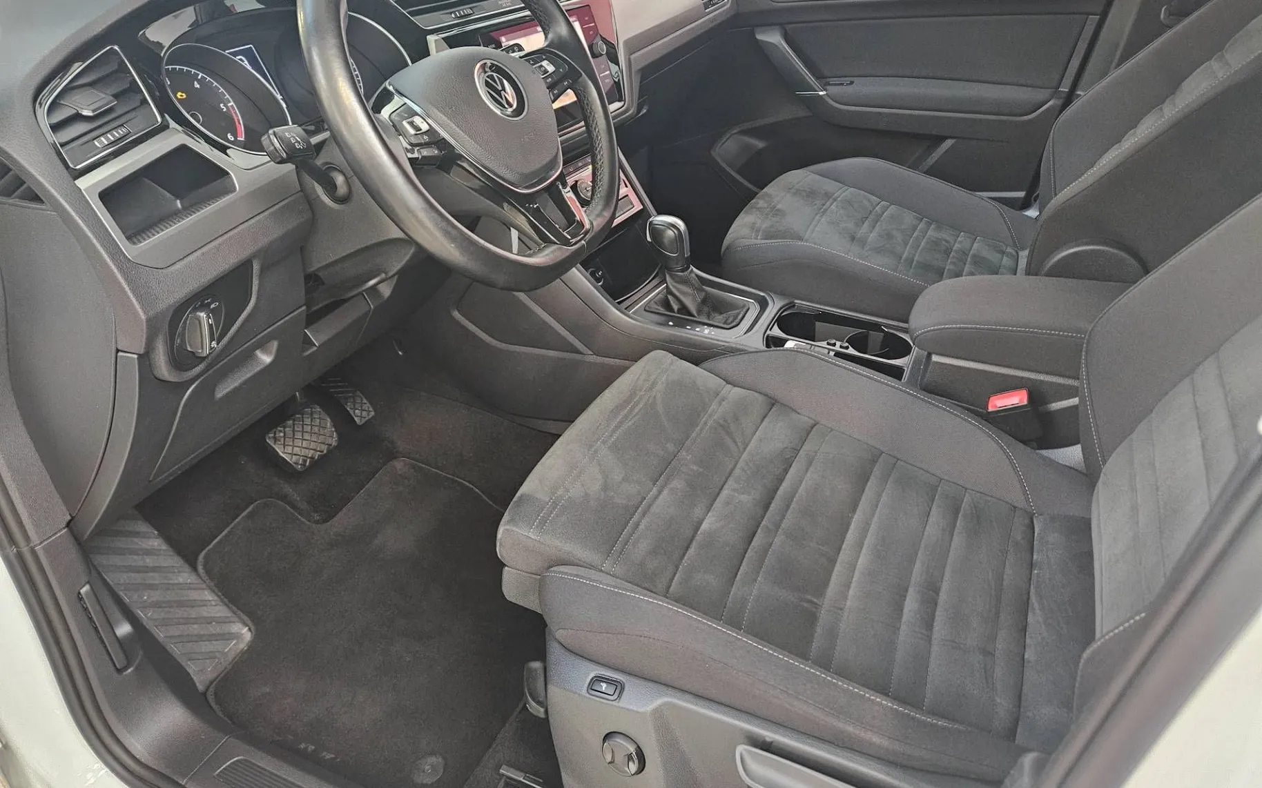 Zunanja slika - Volkswagen Touran - 2.0 TDI BMT DSG - 5
