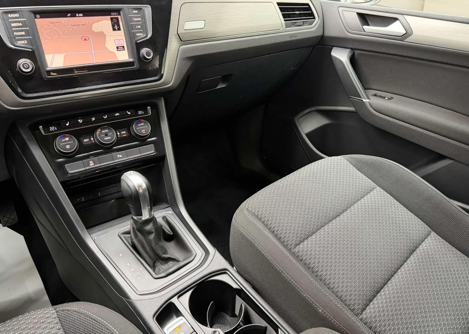 Zunanja slika - Volkswagen Touran - 2,0 TDI BMT Highline DSG - 6