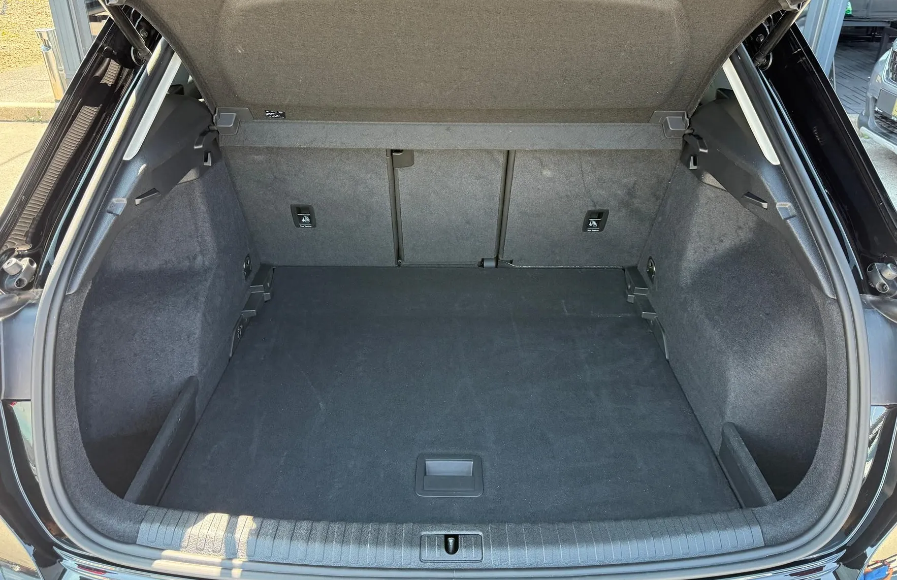 Zunanja slika - Audi Q3 - 35 TDI S tronic Navi Kamera LED LETNO JAMSTVO - 18