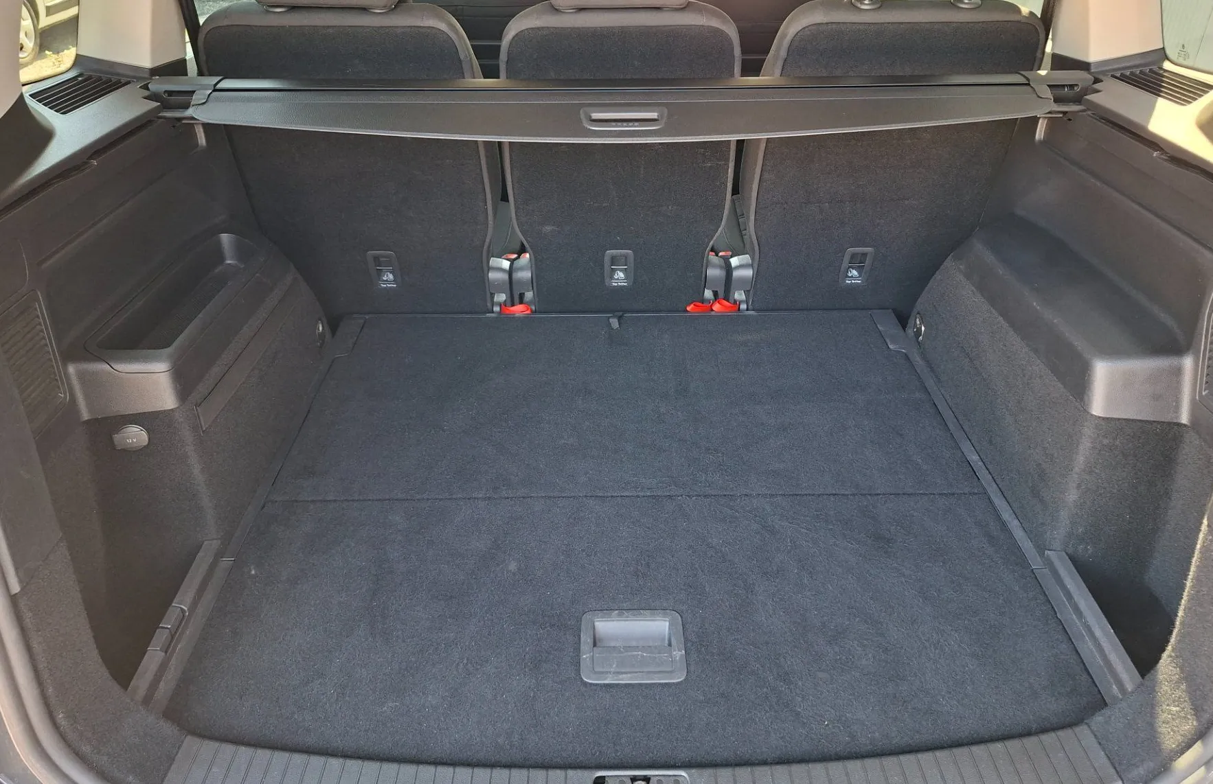Zunanja slika - VW Touran - 2.0 TDI BMT R-Line Edition - 12