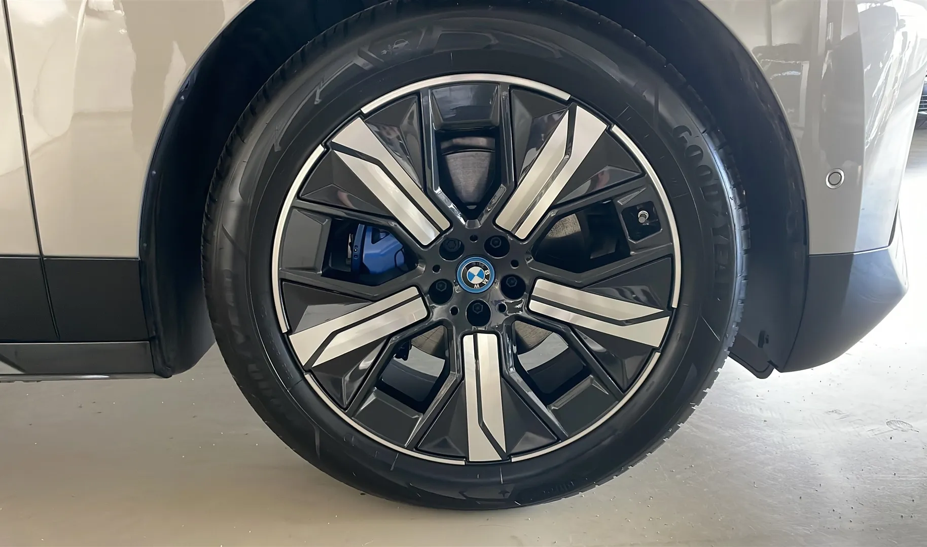 Zunanja slika - BMW iX - xDrive40 - 5
