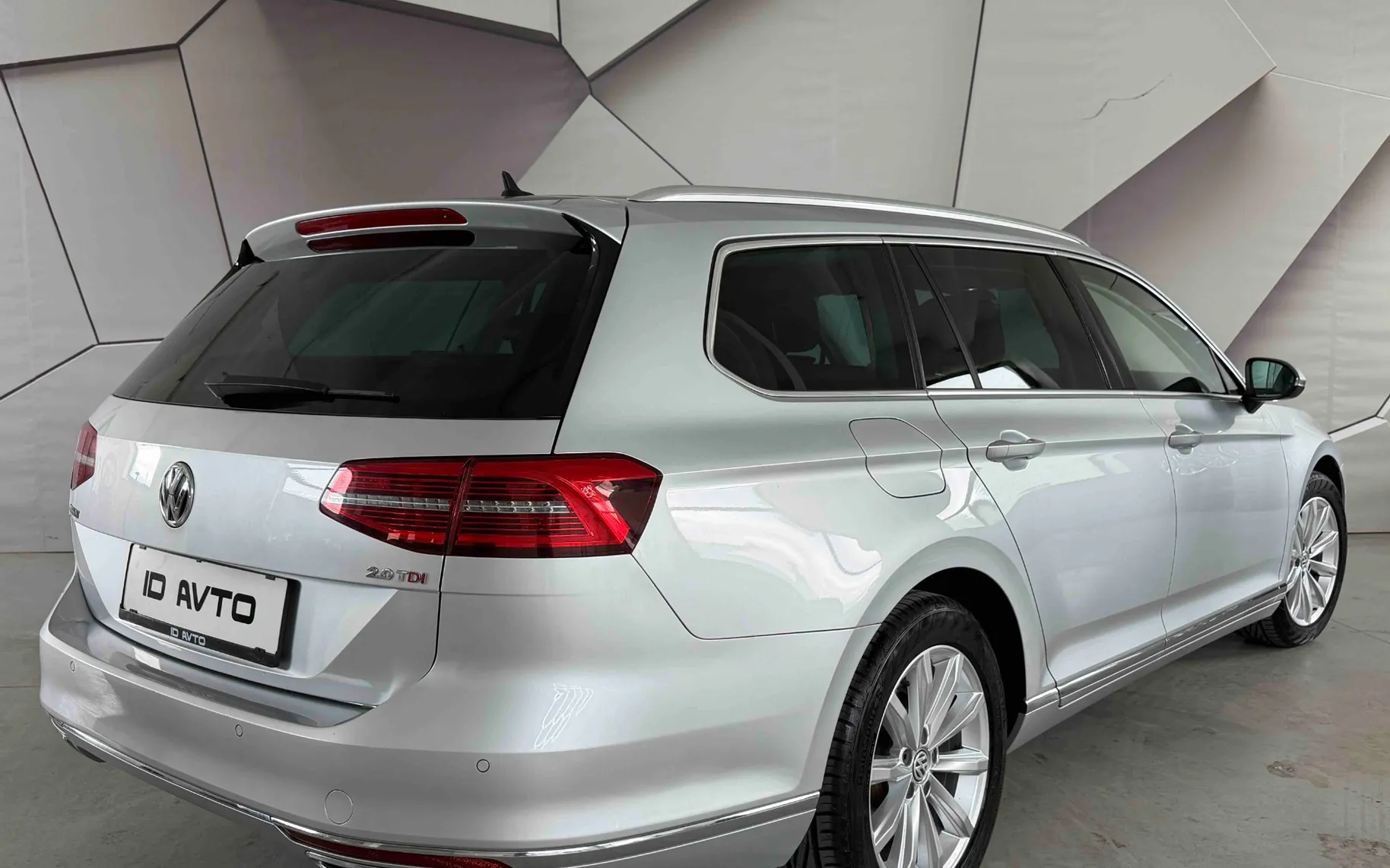 Zunanja slika - Volkswagen Passat - Variant 2,0 TDI BMT Connect DSG - 3