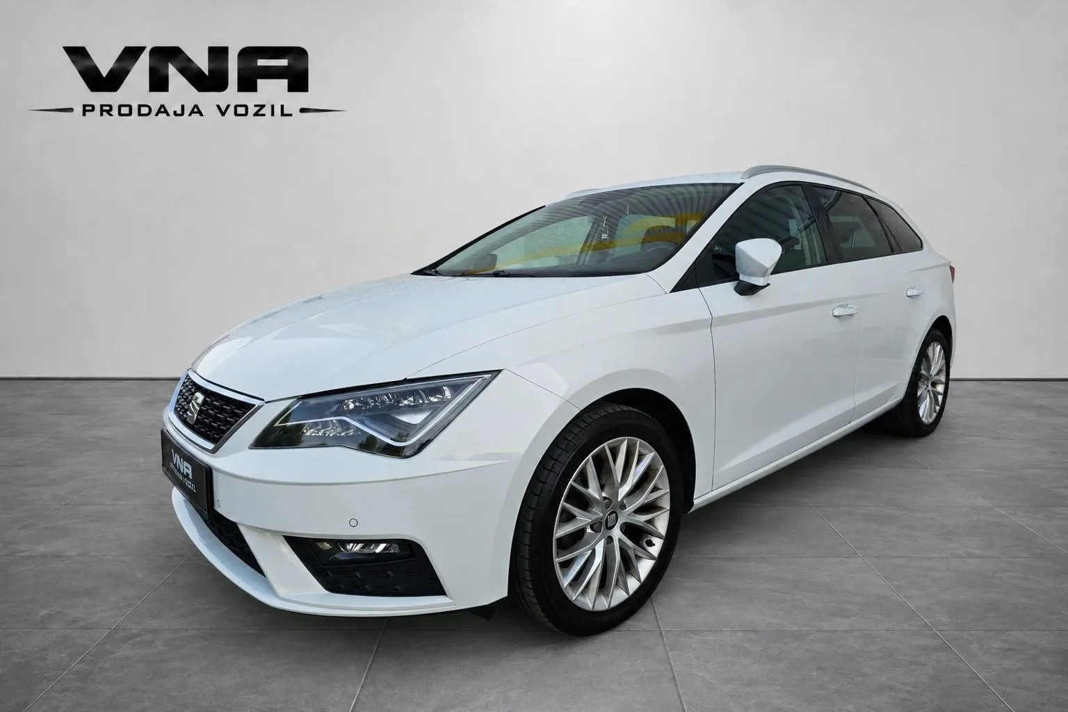 Zunanja slika - Seat Leon - ST 1.6 TDI DSG STYLE |LED|KAMERA|TEMPOMAT|APP|TOP| - 1