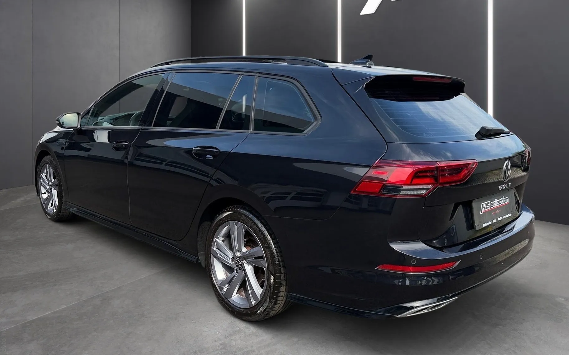 Zunanja slika - Volkswagen Golf Variant - 1.5 TSI R-Line-Panorama-Gretje sedežev+volan-ACC.. - 4