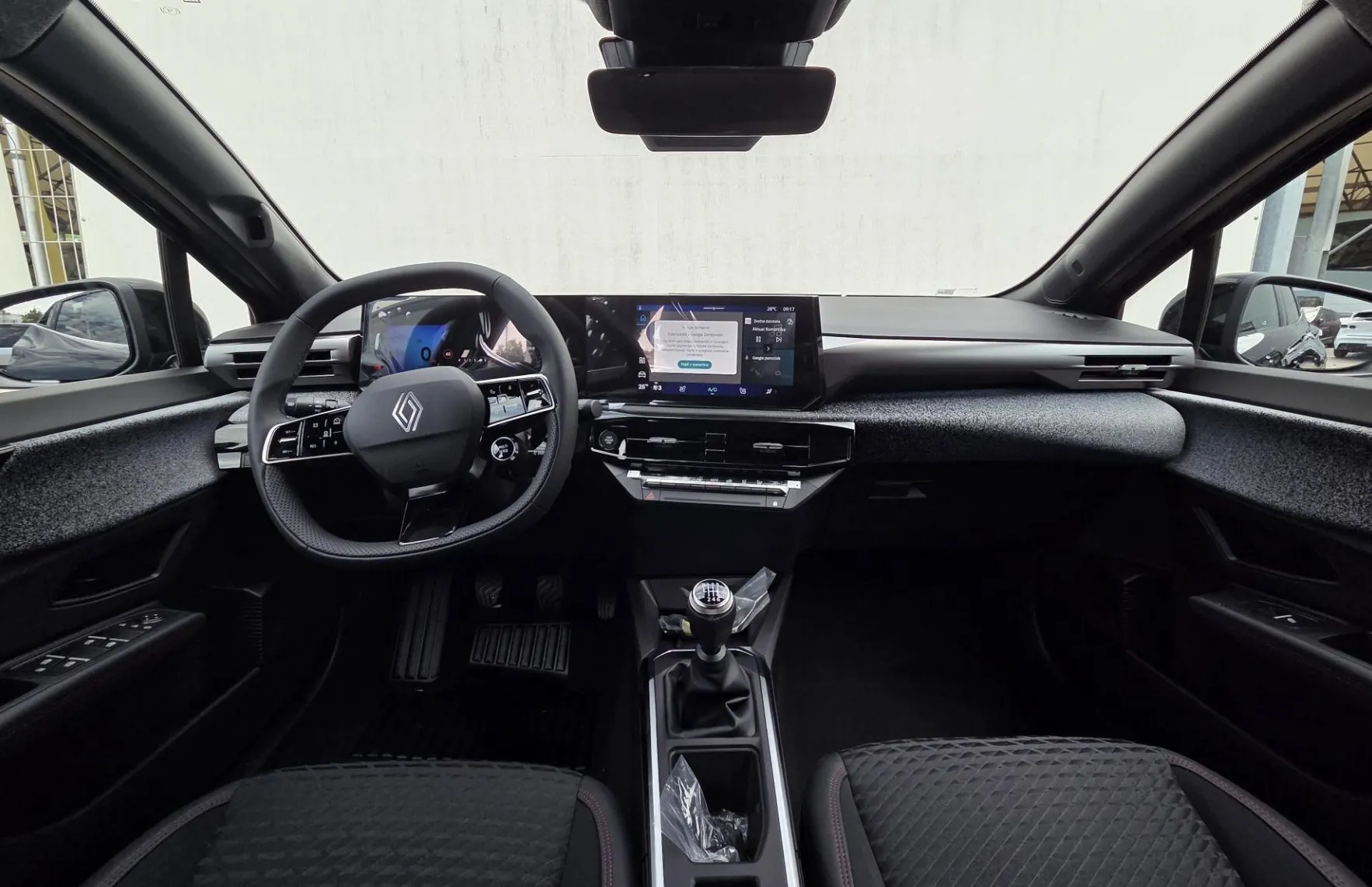 Zunanja slika - Renault Clio - 6 Techno TCE 115 2026+Paket Zima+Zasilno rez. kolo - 11
