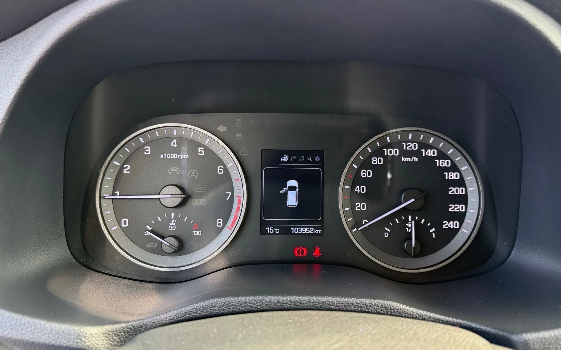 Zunanja slika - Hyundai Tucson - 1.6 GDI 1.LASTNIK SLO VOZILO TEMPOMAT PDC KAMERA - 17