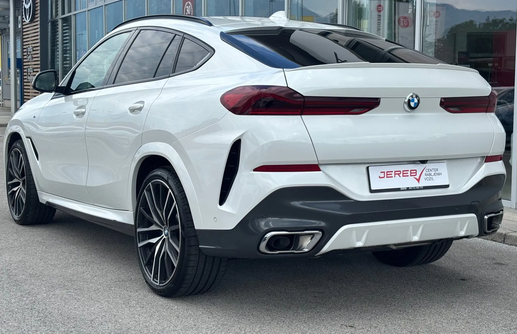 Zunanja slika - BMW X6 - serija : xDrive30d Avt.M SPORT - 3