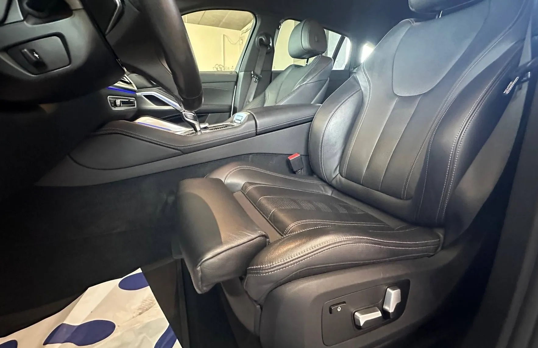 Zunanja slika - BMW X6 - serija : xDrive30d M PAKET ADAPTIVNO NAVI PDC 360KAMERA T.. - 17