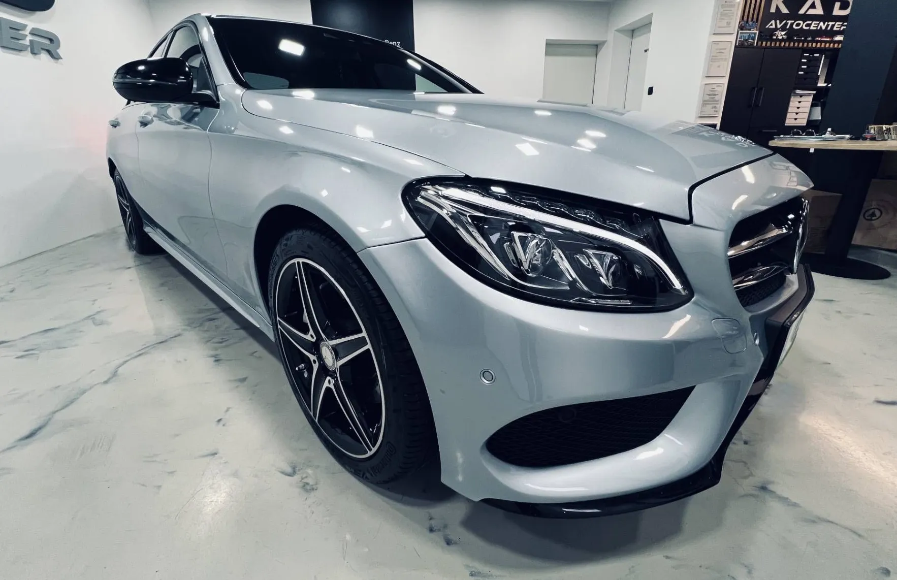 Zunanja slika - Mercedes-Benz C-Razred - C 220 d AMG LINE - KAMERA-LED-NAVI-GRETJE HLAJEN.. - 2