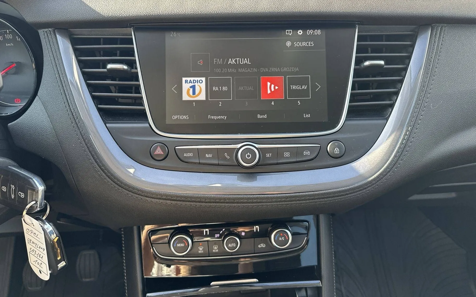 Notranja slika - Opel Grandland X - 1.5 CDTI Selection Start Stop - 16