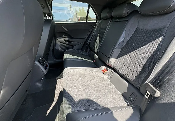 Zunanja slika - Volkswagen T-Roc - 1.5 eTSI R-Line DSG - 6