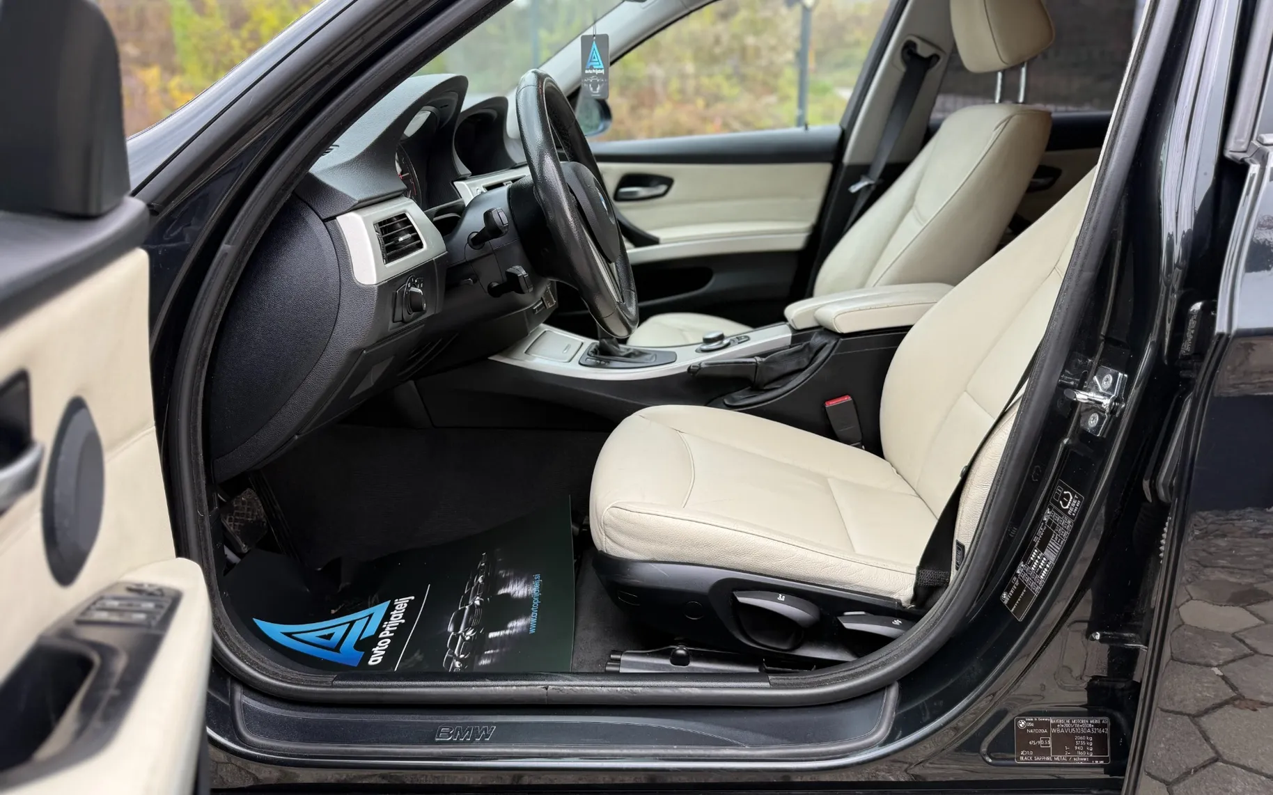 Zunanja slika - BMW Serija 1 - 320d | Usnje | Navi | TOP OHRANJEN - 11
