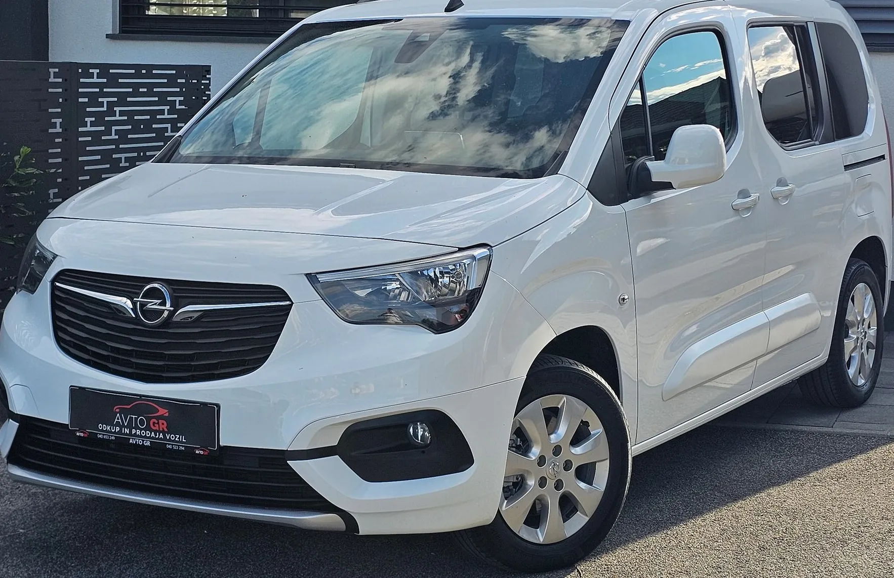 Zunanja slika - Opel Combo - 1.5 CDTI-Life-AUT. Le 125.000km-ODLIČEN-LED-Start- - 1