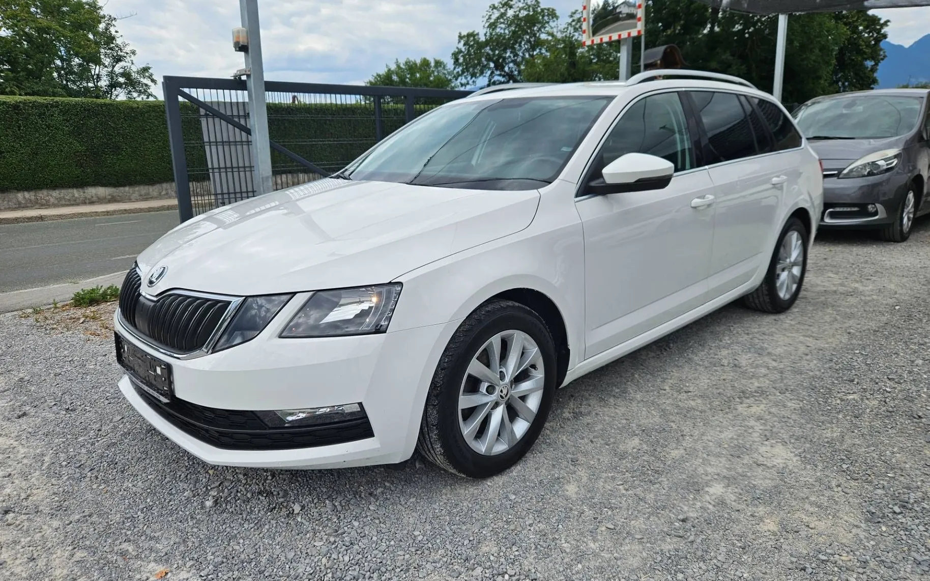Zunanja slika - Škoda Octavia - Combi 1.0 TSI  1.LASTNIK  SLO  LED KLJUKA - 1