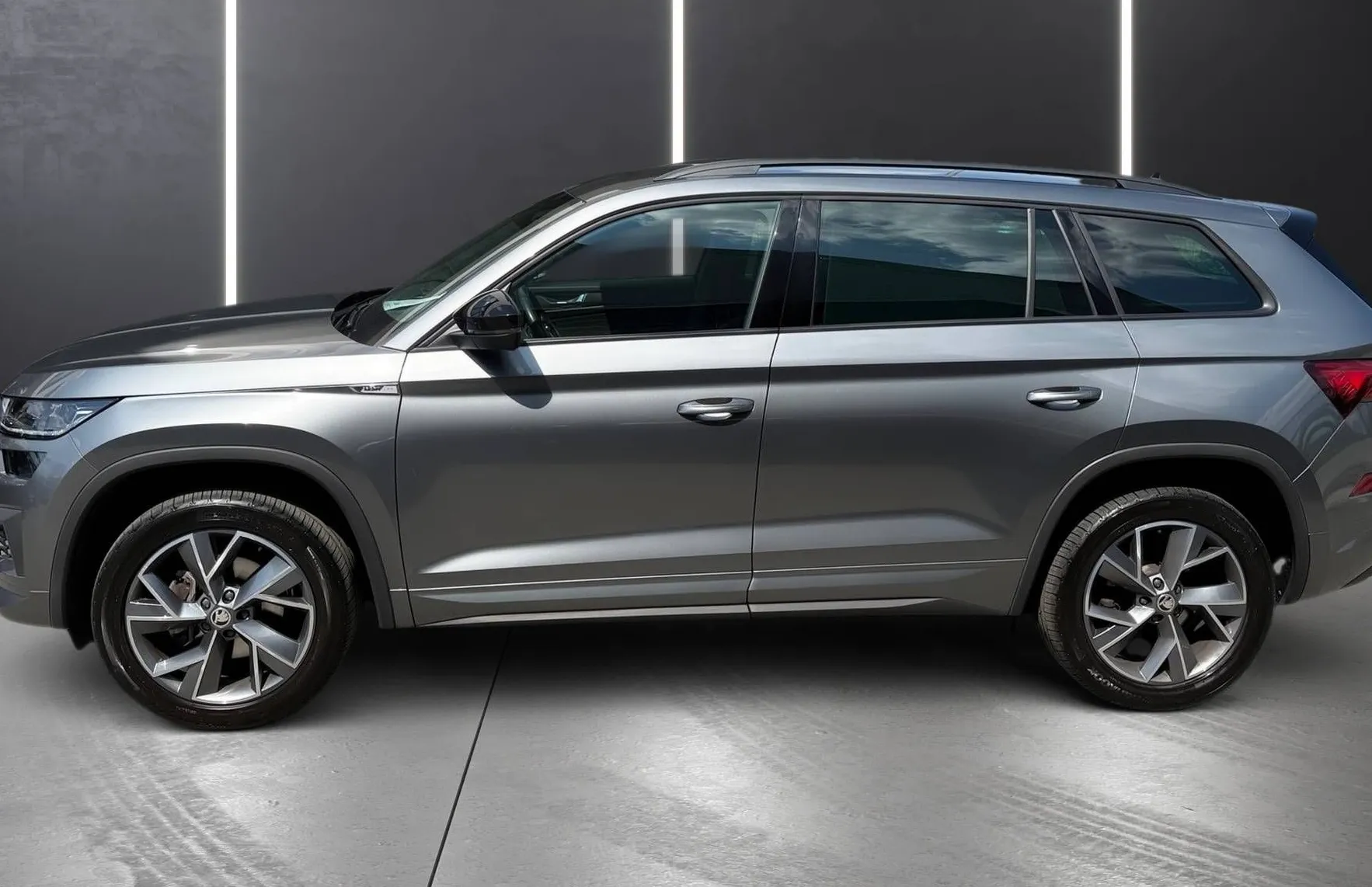 Zunanja slika - Škoda Kodiaq - 2.0 TDI Sportline VIRTUAL RADAR FULL LED KAMERA - 3