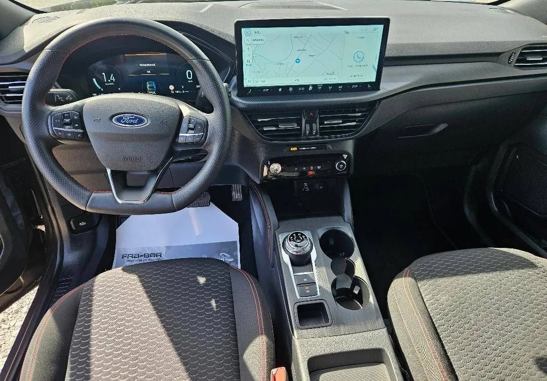 Notranja slika - Ford Kuga - 1.5 EcoBoost ST-Line 1.LASTNIK SLO SAMO 10000KM - 9