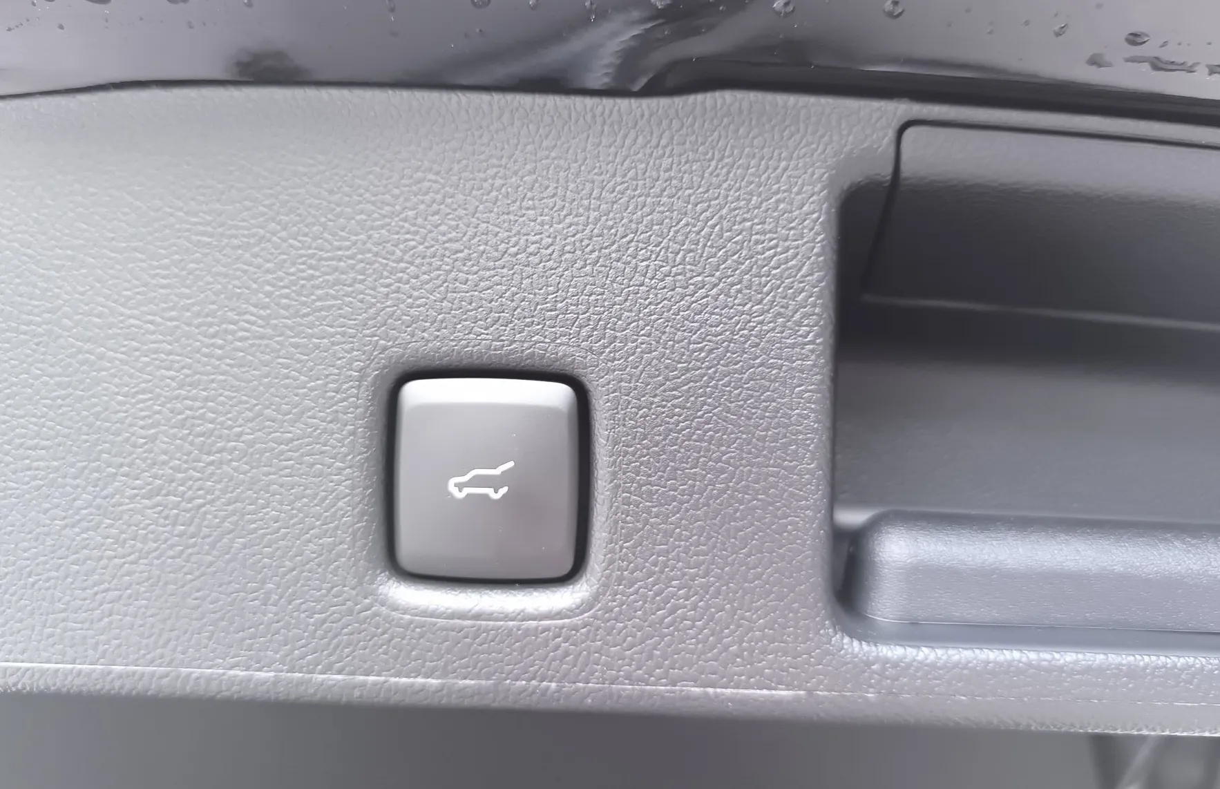 Zunanja slika - Ford Kuga - 2.5 Duratec PHEV ST-Line X CVT 243 KM - 13