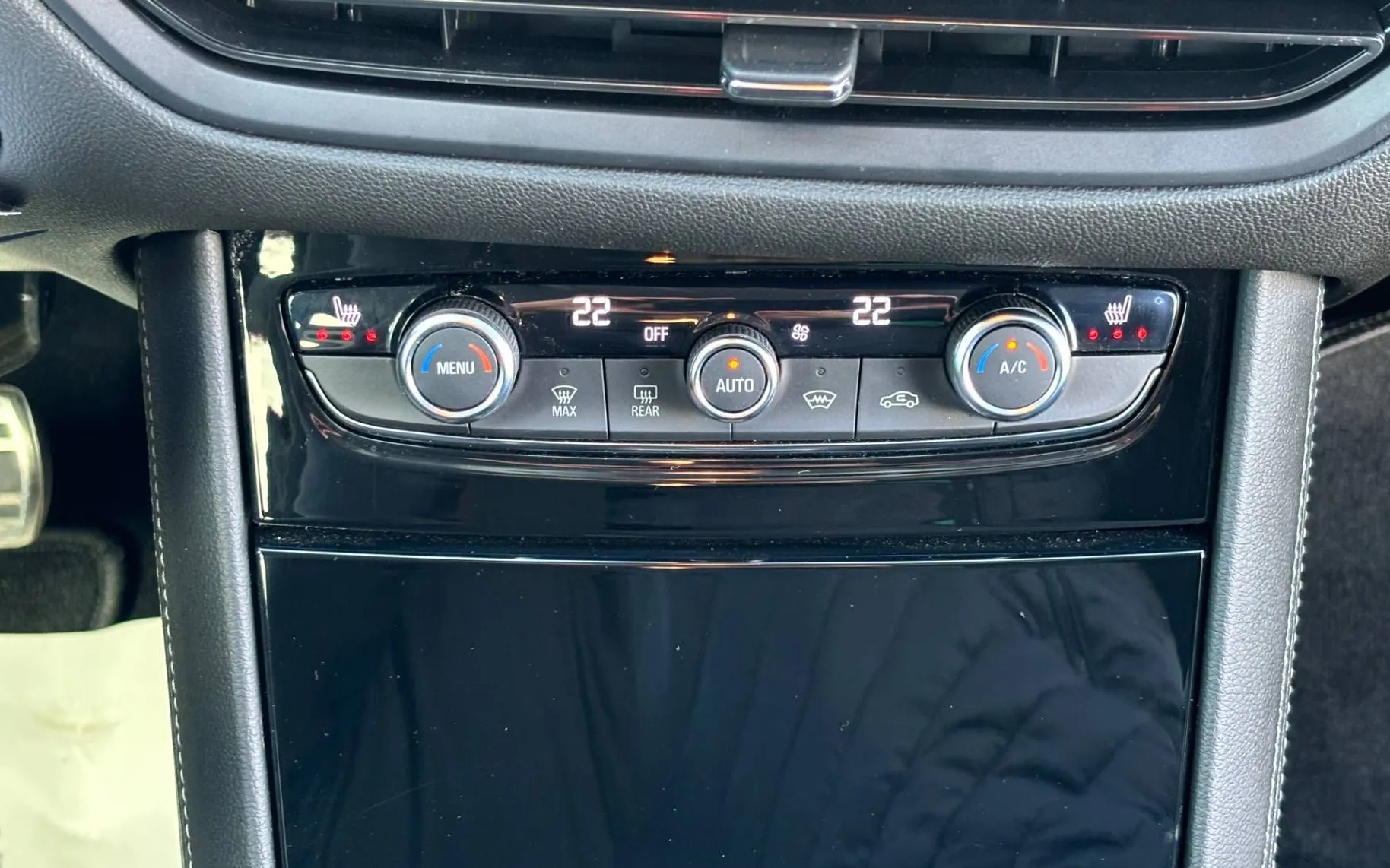 Zunanja slika - Opel Grandland - 1.2 TURBO GS LINE LED-KAMERA-NAVI - 14