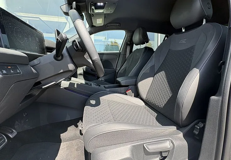 Zunanja slika - Volkswagen T-Roc - 1.5 eTSI R-Line DSG - 5