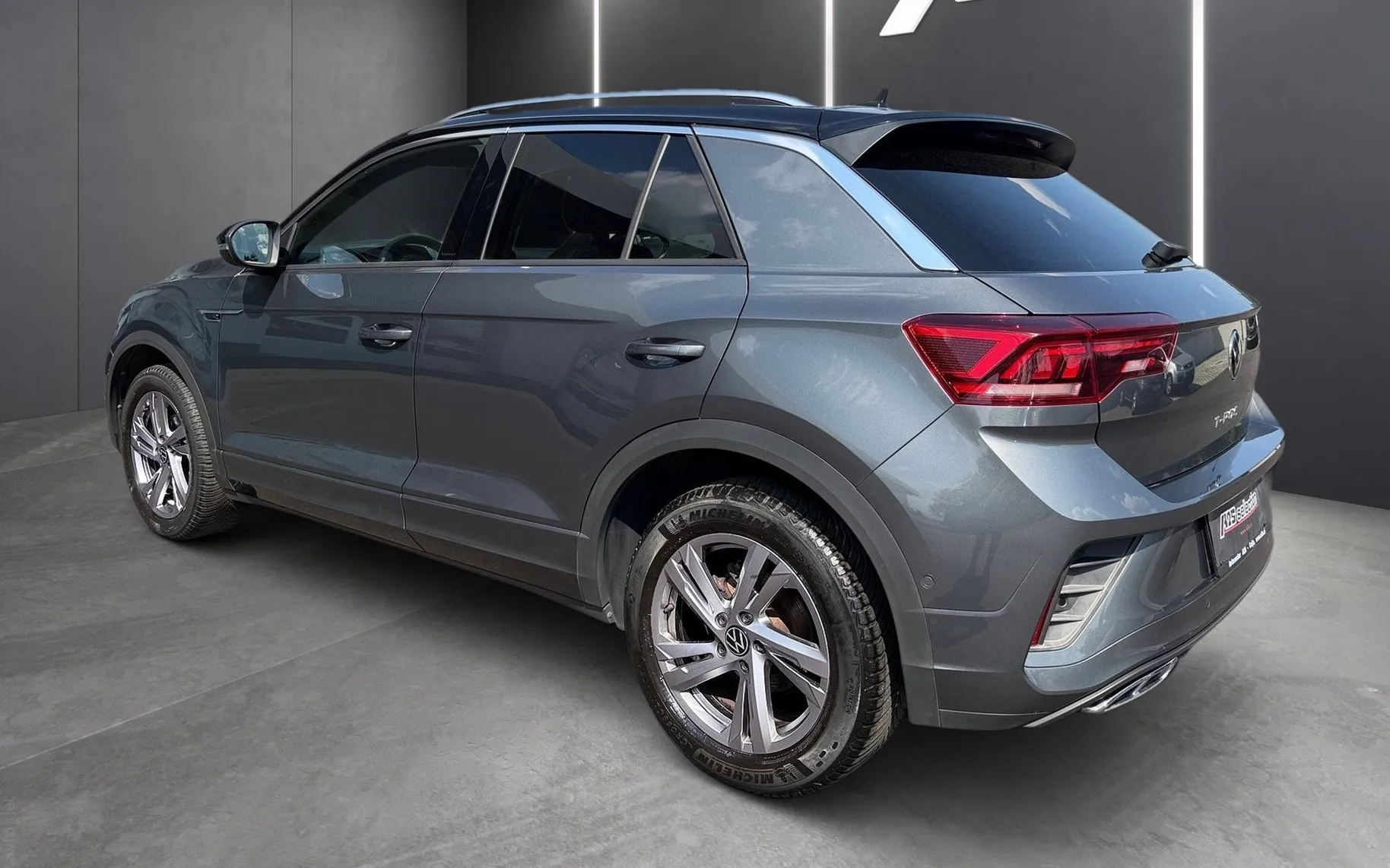 Zunanja slika - Volkswagen T-Roc - 1.0 TSI BMT R-Line-Masaža-ACC-PDC-Kamera-IQ Light - 4