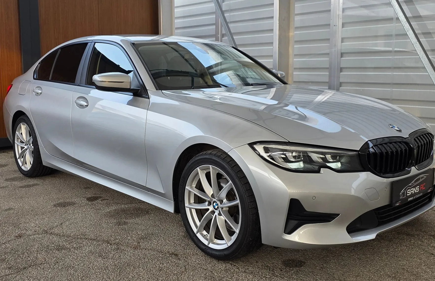 Zunanja slika - BMW Serija 3 - : 318d - LINE ASSIST - USNJE - FUL LED - TEMPOM4T - 1