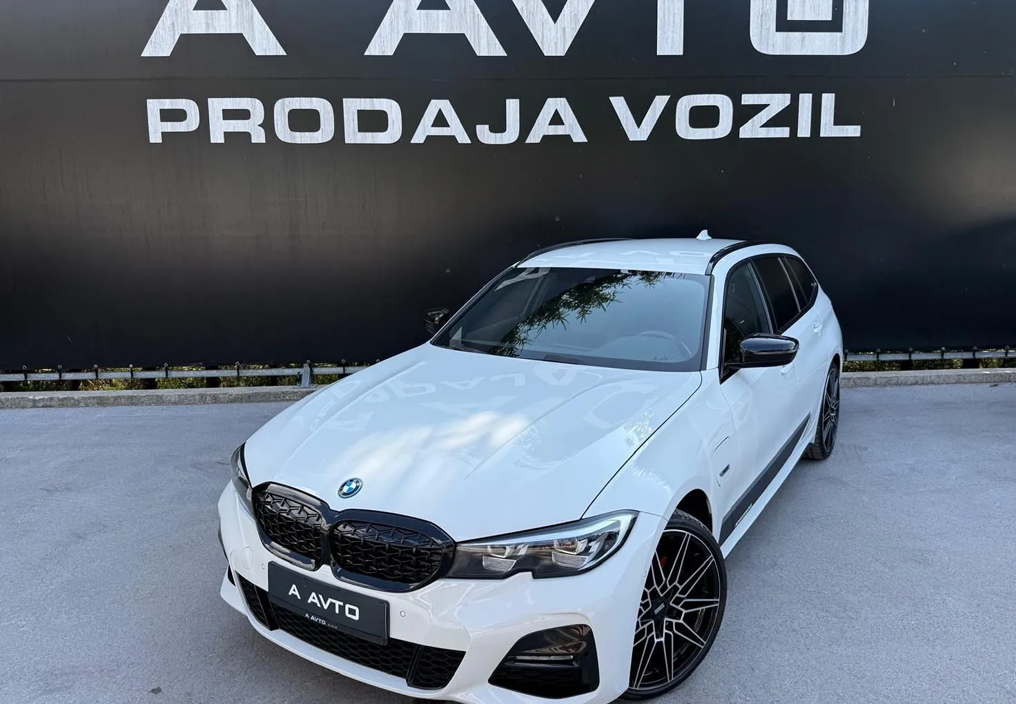 Zunanja slika - BMW Serija 3 - Touring: 320E MSPORT PERFORMANCE-20COL-KAMERA - 1
